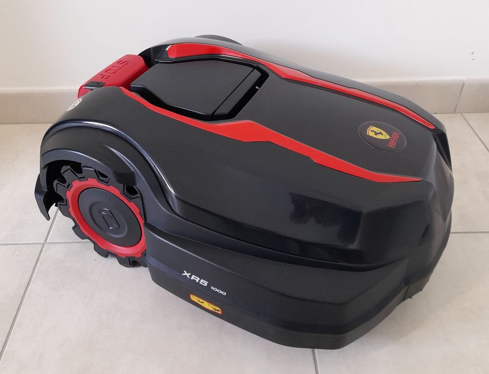TONDEUSE robotis&eacute;e autonome FERRARI Jardin