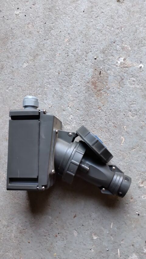 Prise de courant mono 32A 15 Schillersdorf (67)
