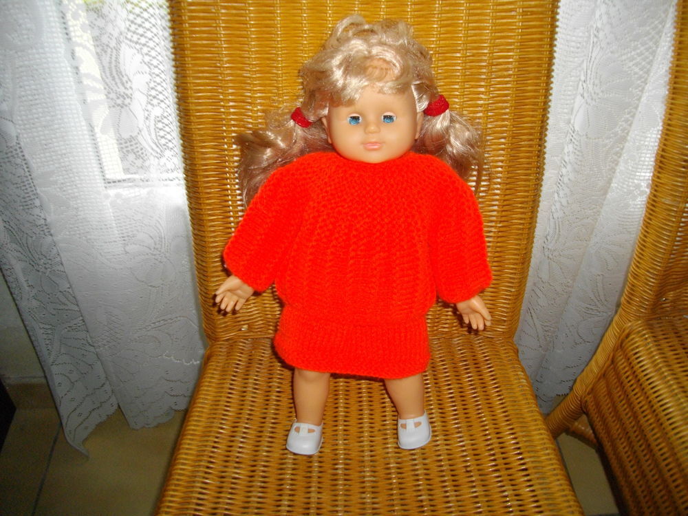 POUPEE (40 CM) AVEC SES VETEMENTS Jeux / jouets