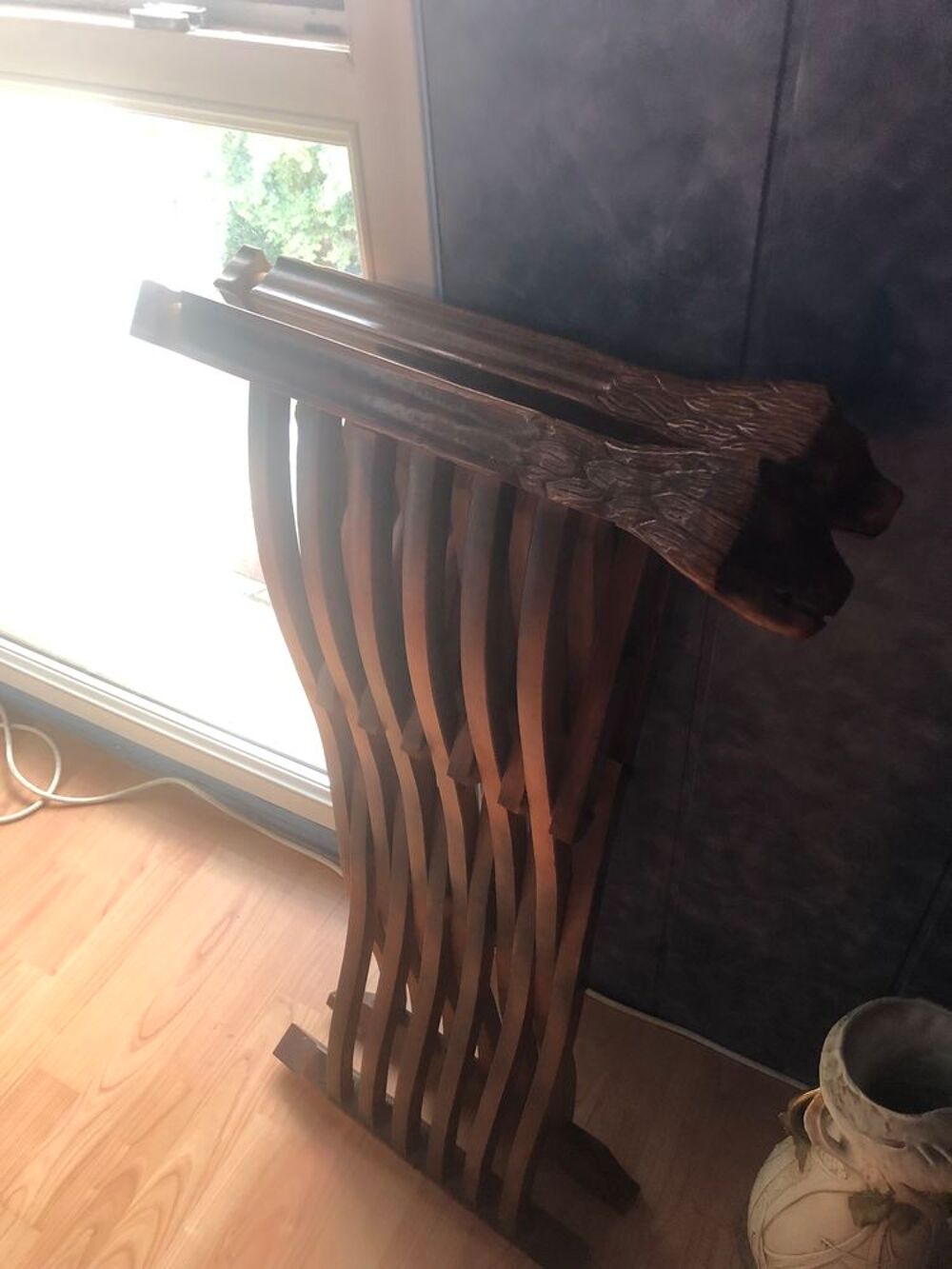 fauteuil bois sculpt&eacute; pliable Meubles