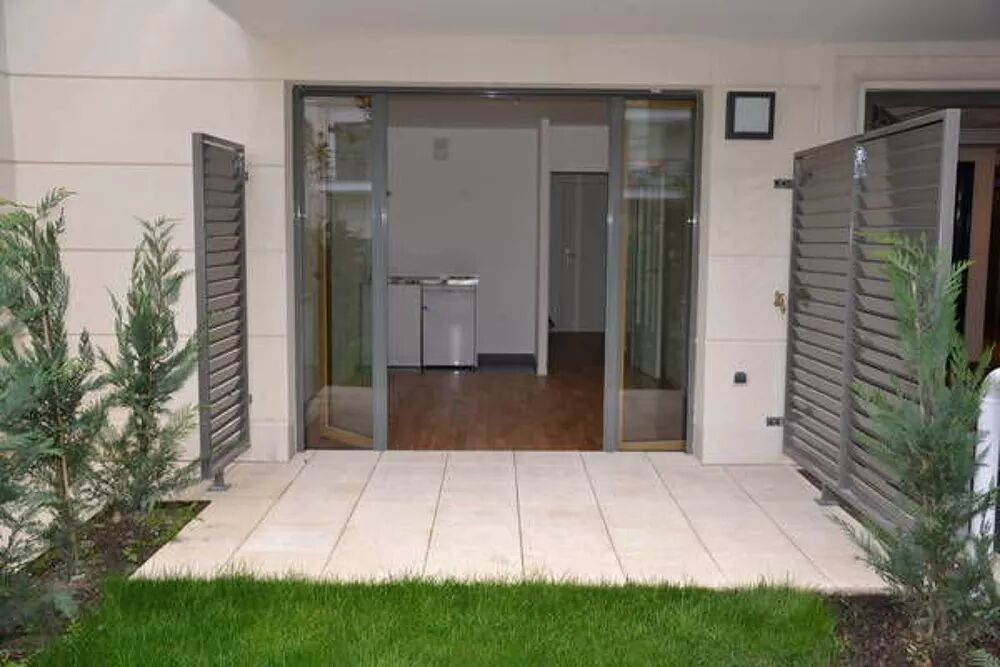 Vente Appartement 2 pièces terrasse jardin immeuble récent libéral possible Paris 17