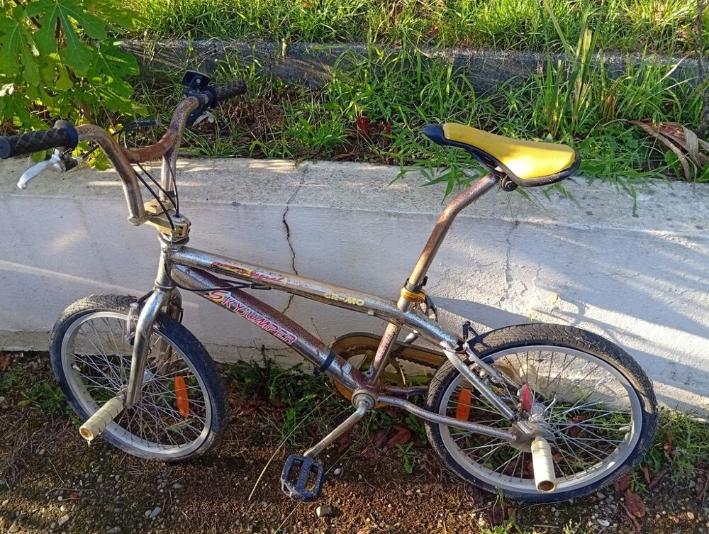 BMX Decathlon CR-MO SKYJUMPER &agrave; retaper Sports