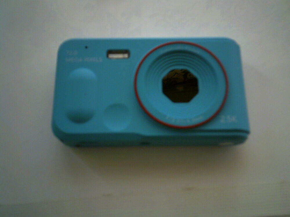 un appareil photos num&eacute;rique neuf Photos/Video/TV