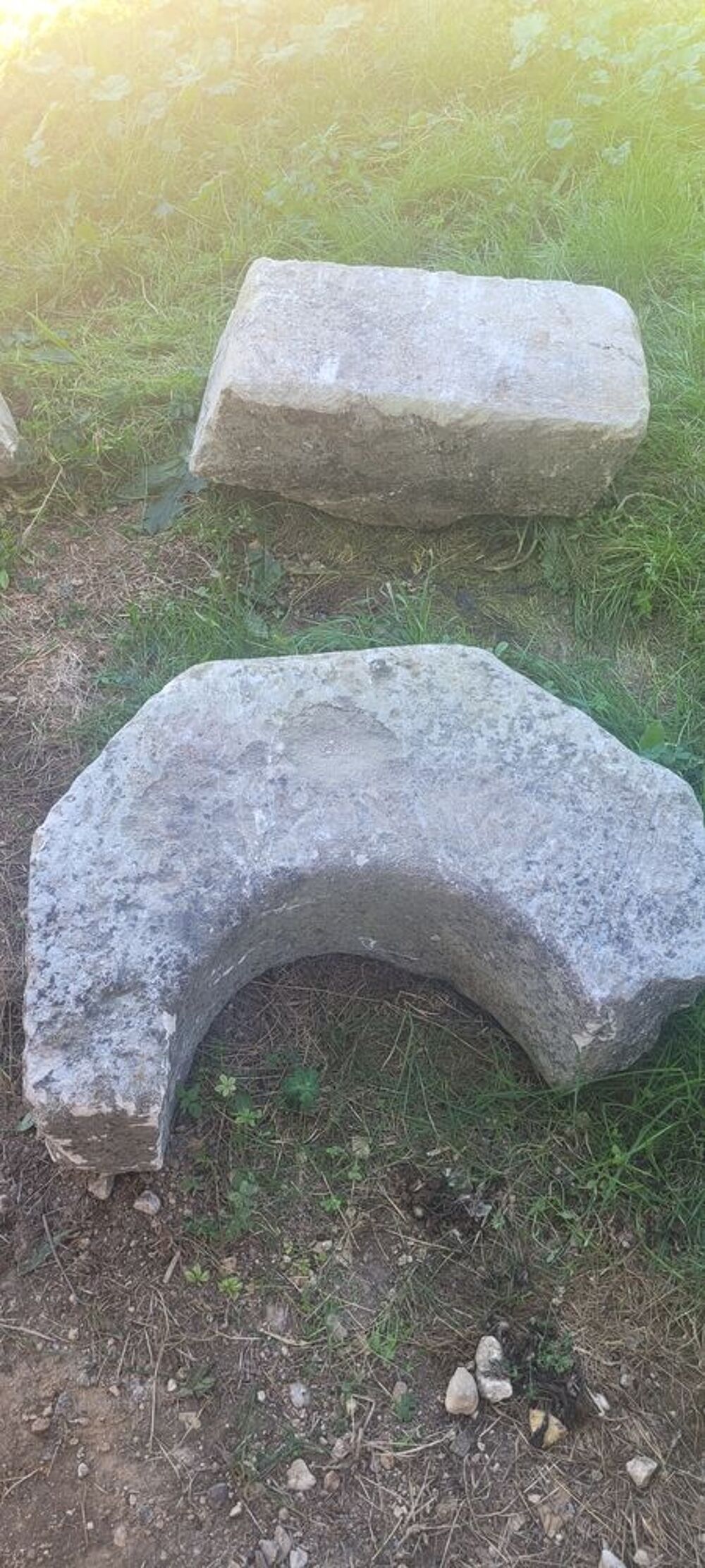 AUGE ANCIENNE PIERRE CALCAIRE Jardin