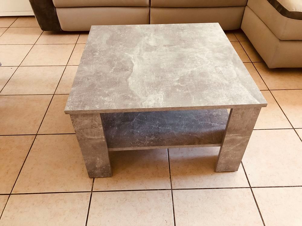 Table de salon couleur b&eacute;ton Meubles