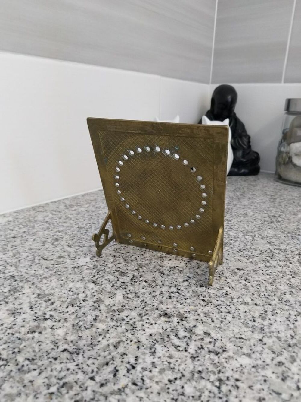 Calendrier perp&eacute;tuel en laiton
Décoration