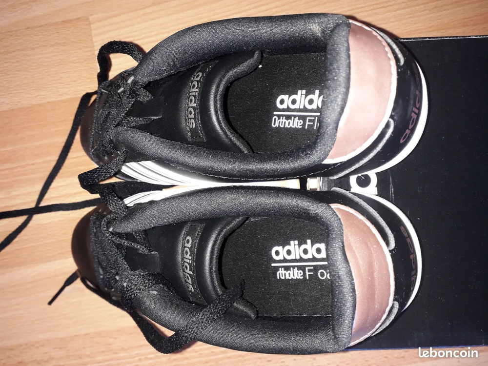 Baskets ADIDAS neuve Chaussures
