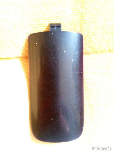 Couvercle compartiment pile t�l�commande Bbox 5 Beauchamp (95)