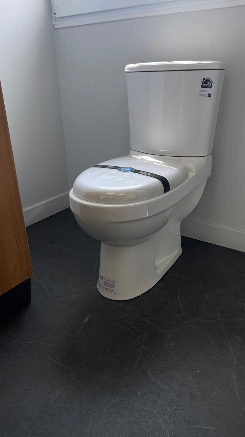 Cuvettes WC stock. TEL : 0768349324 Bricolage