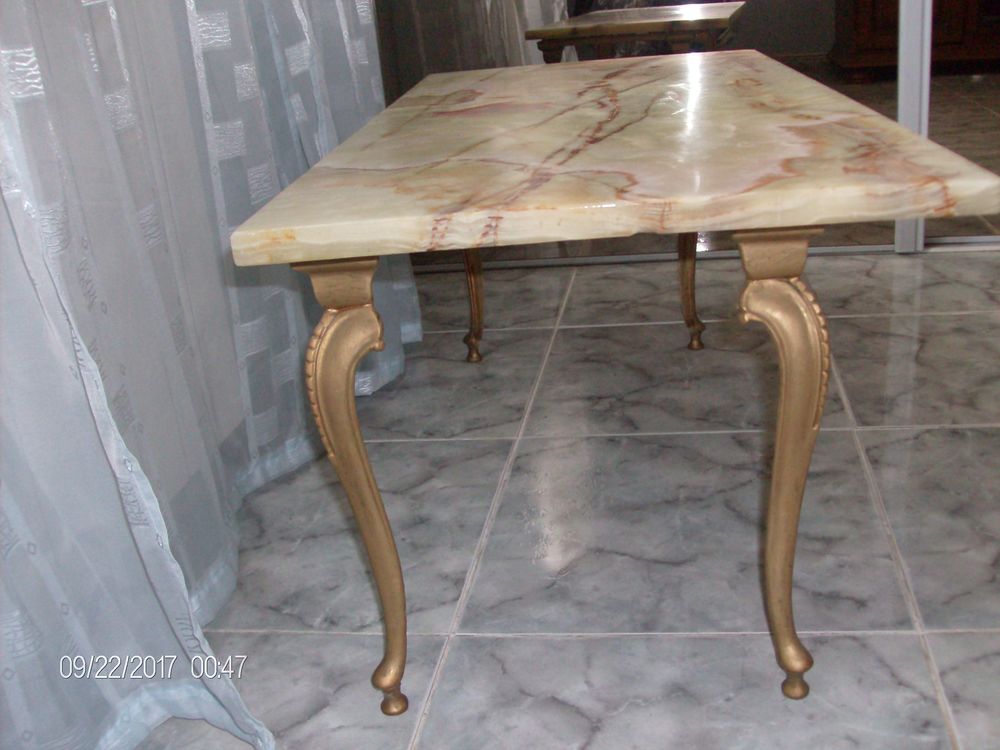 TABLE DE SALON EN MARBRE Meubles