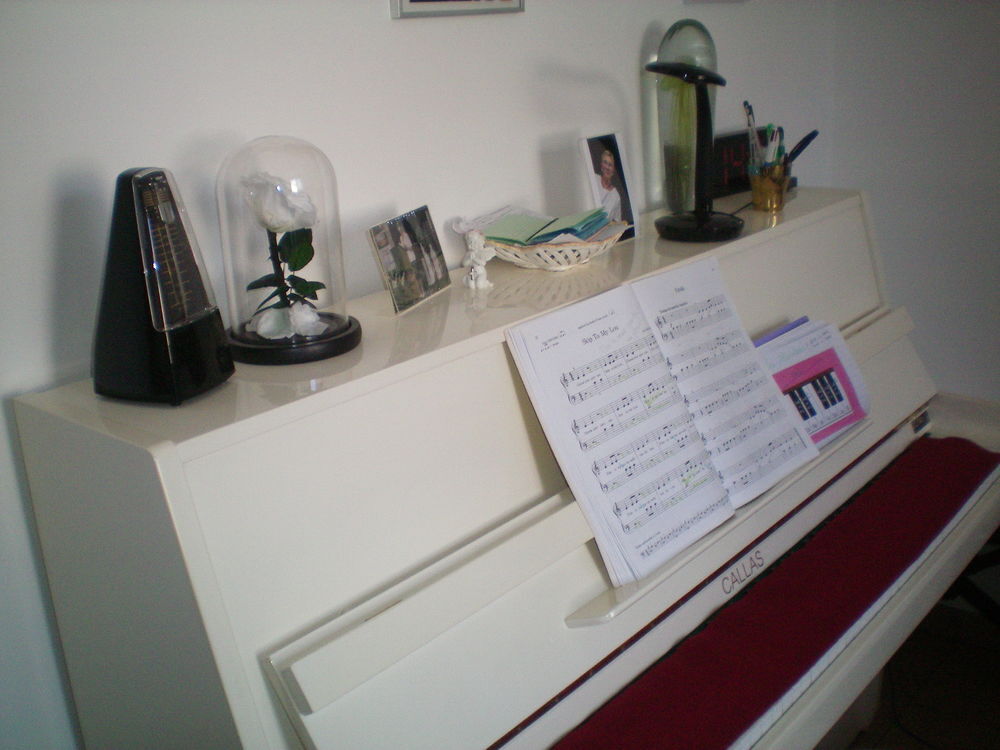 piano droit Instruments de musique