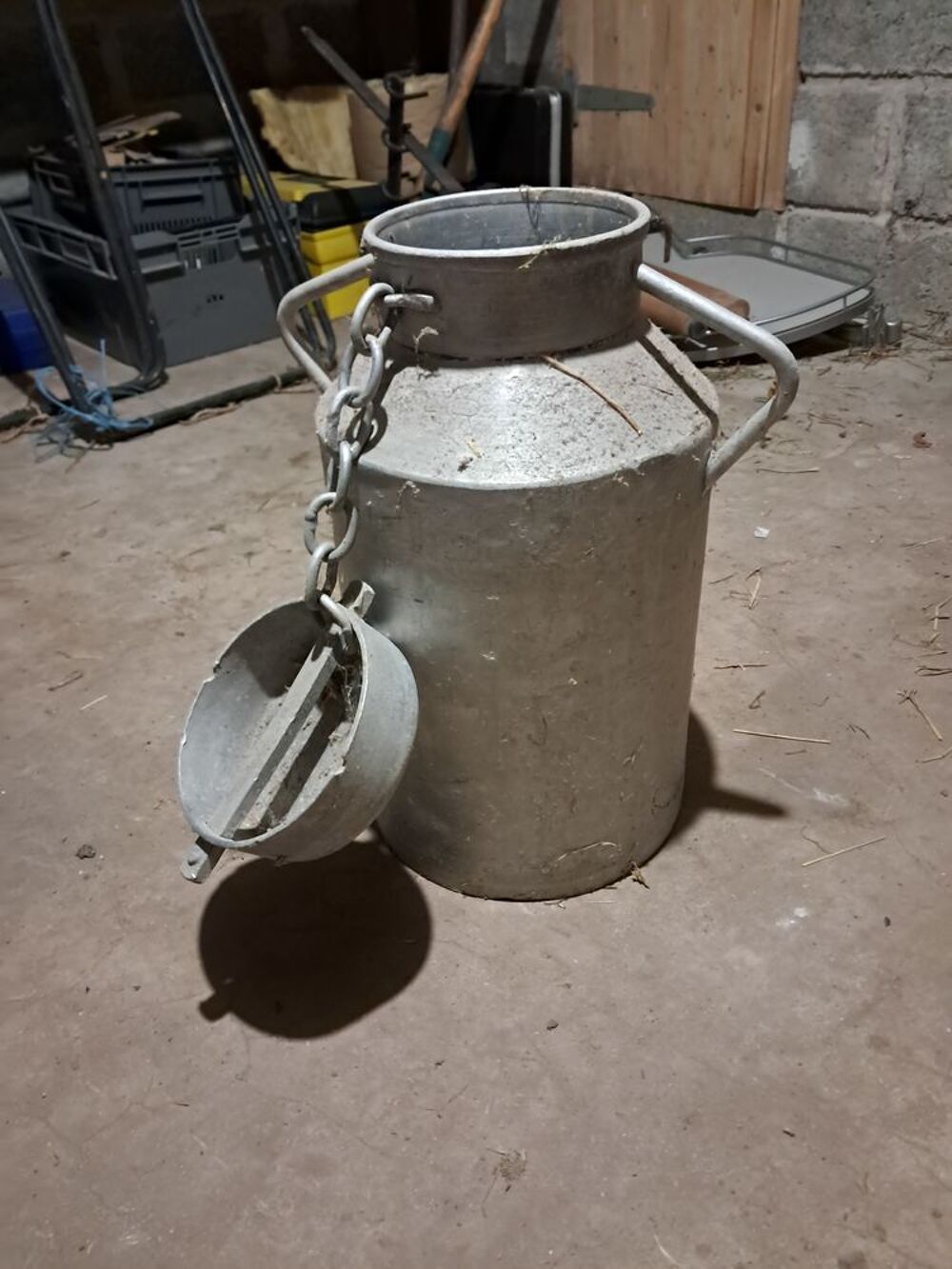 Bro &agrave; lait ancien Dcoration