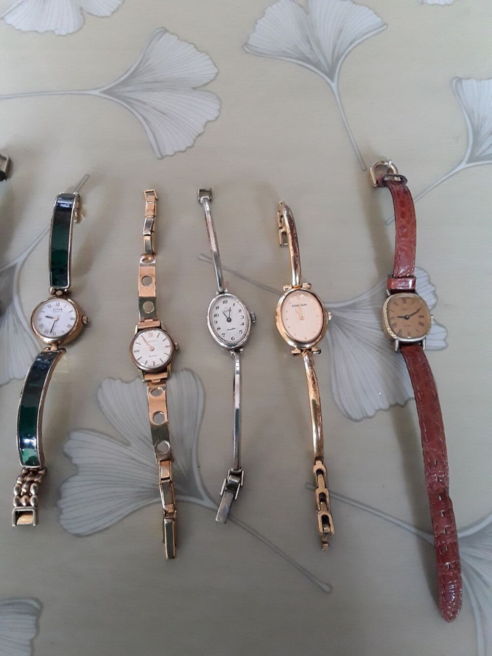 Lot de 8 montres dans l etat pour pieces Bijoux et montres