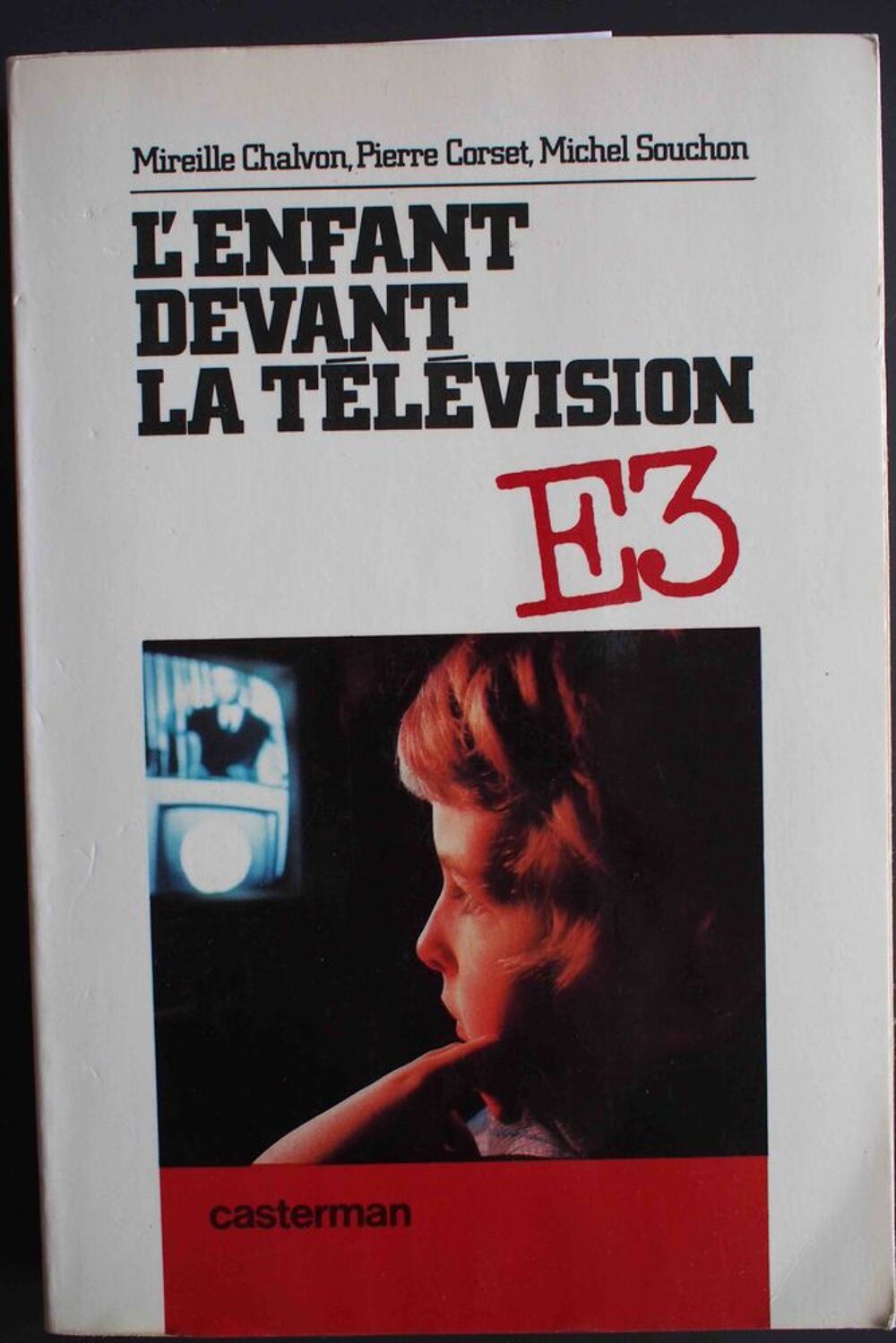 L'enfant devant la t&eacute;l&eacute;vision Livres et BD
