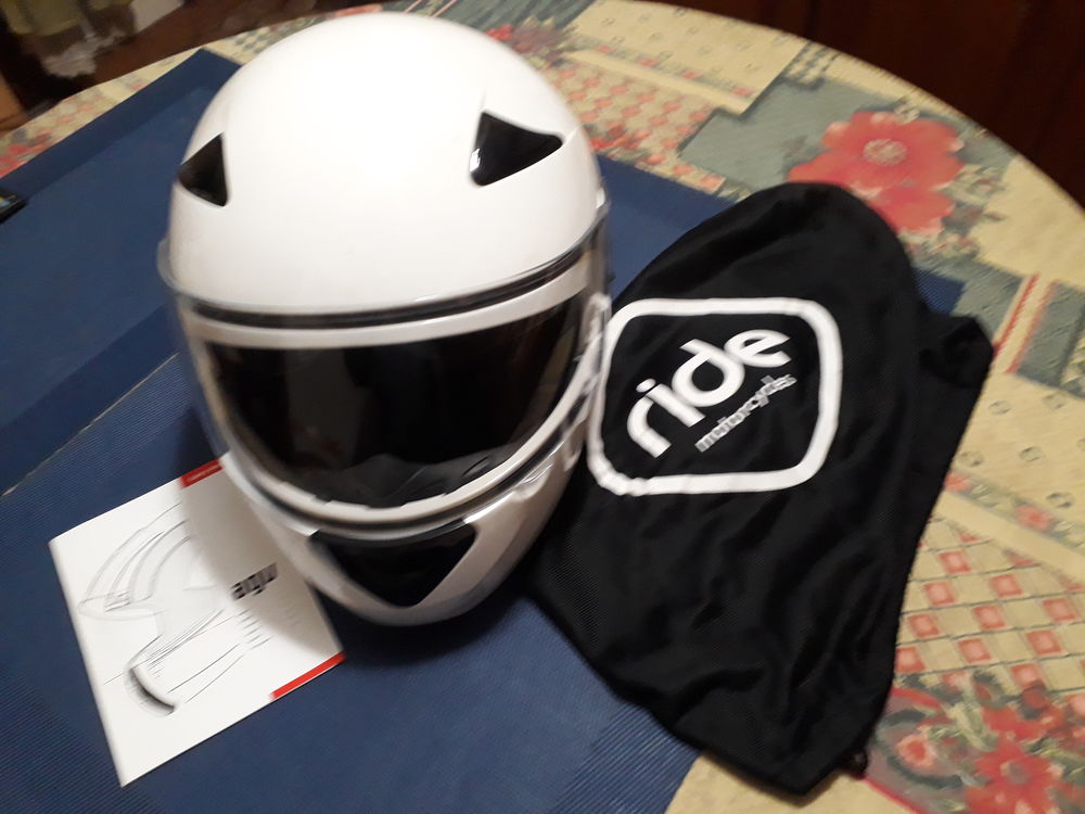 Casque moto AGV. Sports