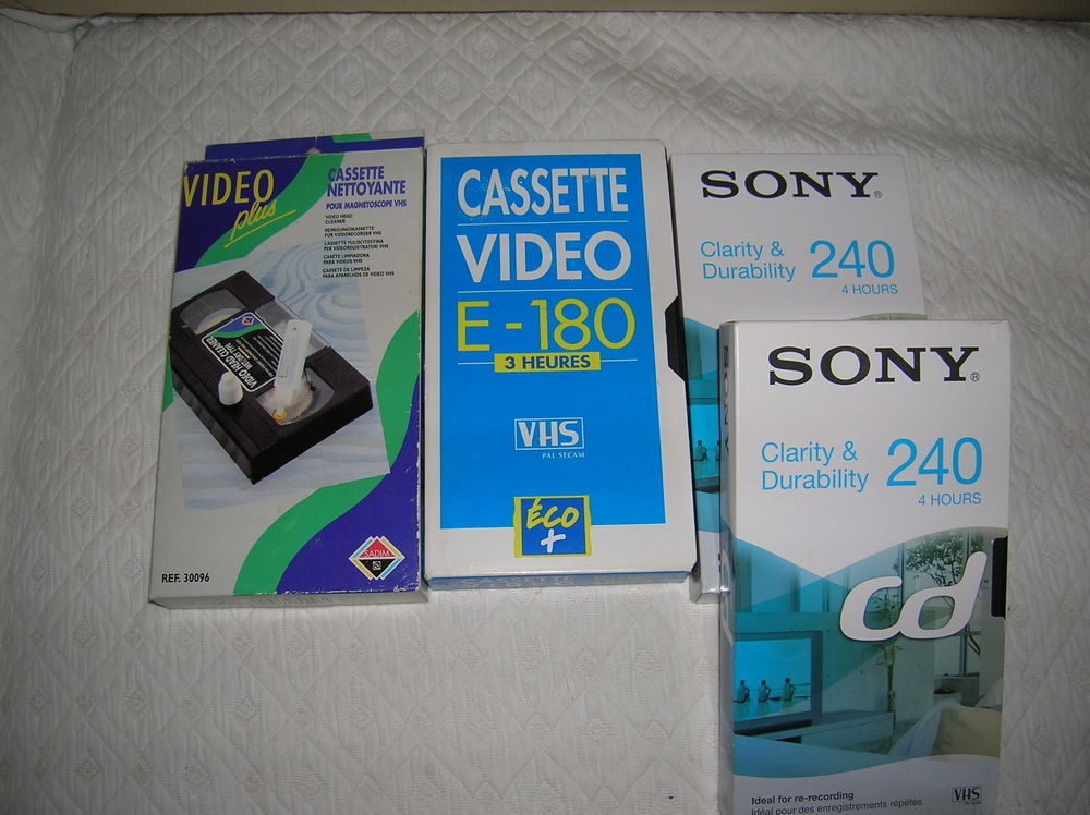 10 boitiers cassettes+3 cassettes Audio et hifi