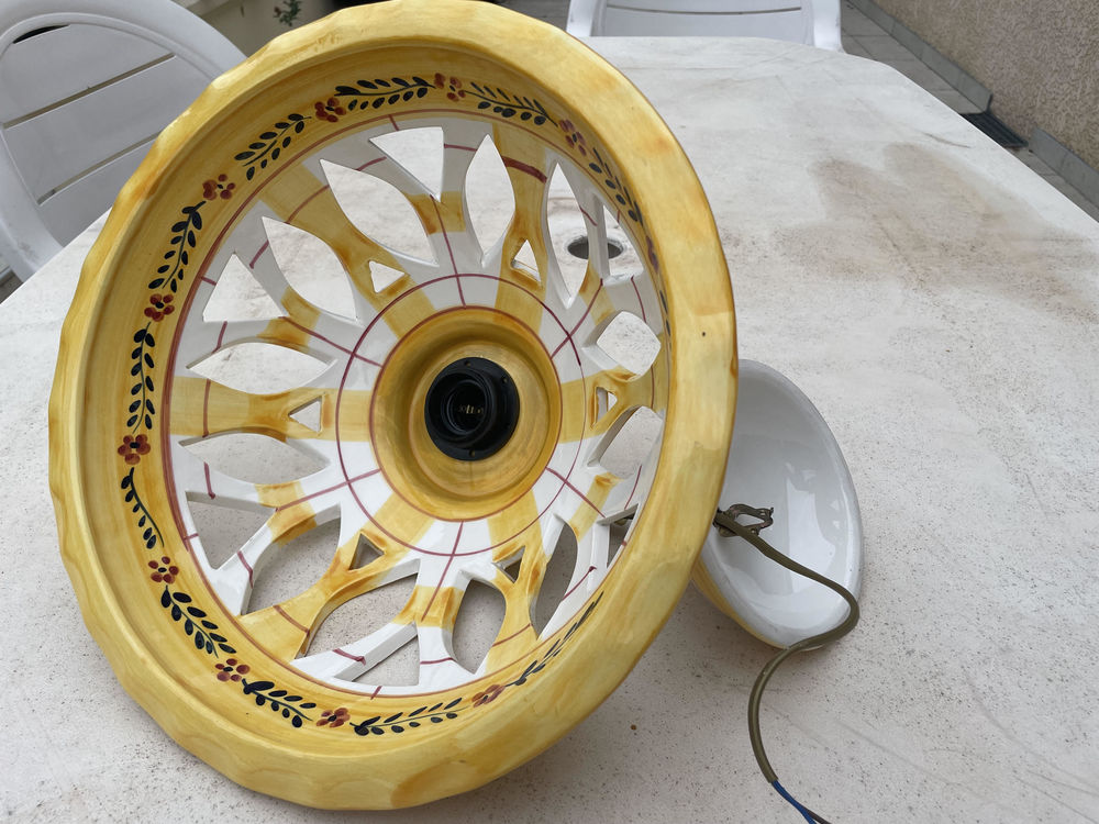 Lustre proven&ccedil;ale jaune Décoration