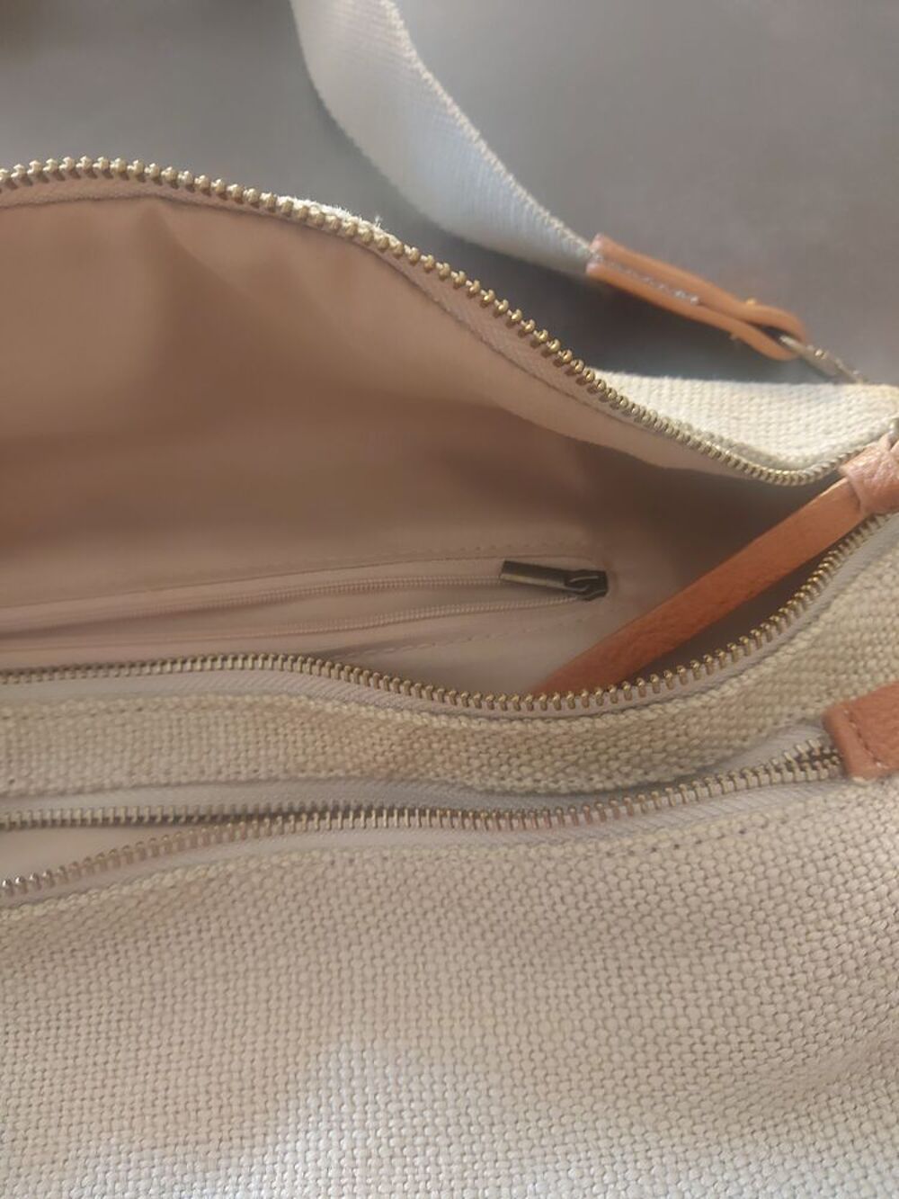 tr&egrave;s joli sac banane en tissu toile tiss&eacute;e Maroquinerie