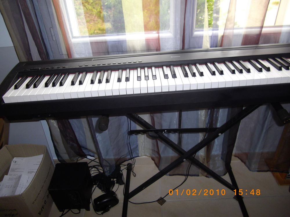 vd PIANO &eacute;lectrique YAMAHA P-95B / P - 95 S Instruments de musique