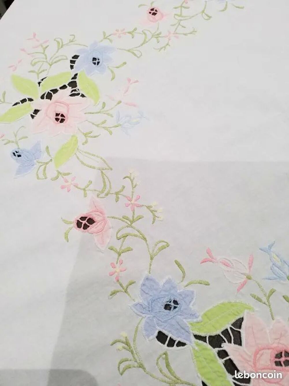 GRANDE NAPPE BRODEE Décoration
