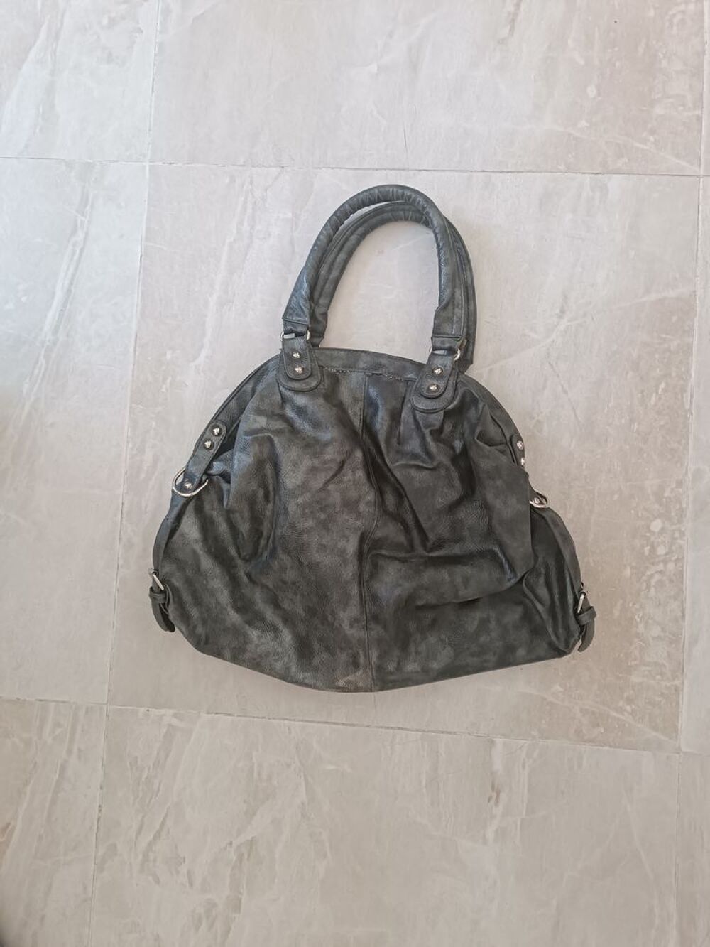 Sac &agrave; main gris Maroquinerie