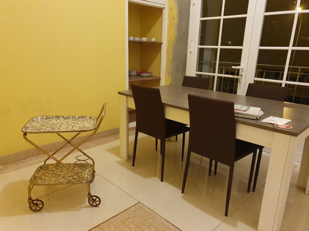 BONNES AFFAIRES Meubles