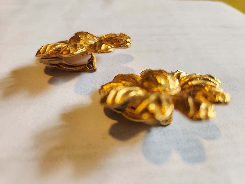 BO Clip fleur LANVIN Dor&eacute;e Bijoux et montres