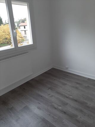 Location Appartement T3 rénové avec place de parking Valence