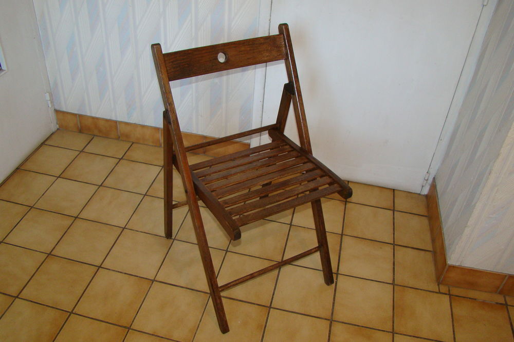 Chaise en bois pliante 
Meubles