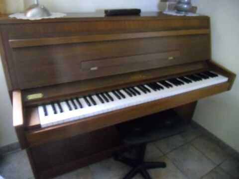 Piano Rippen droit bois 700 Mussidan (24)