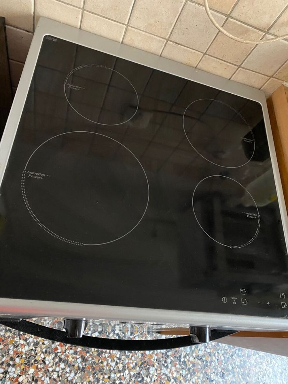 Table de cuisson induction/ four sous garantie Electroménager