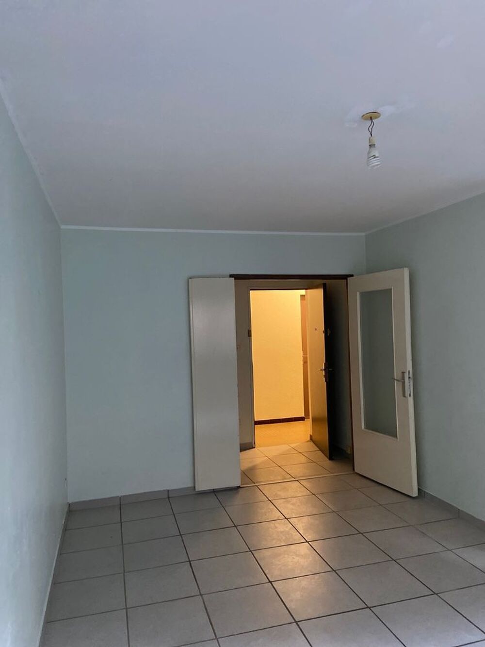 Location Appartement T2 42m2 Saint Mandrier vue colline Saint-mandrier-sur-mer