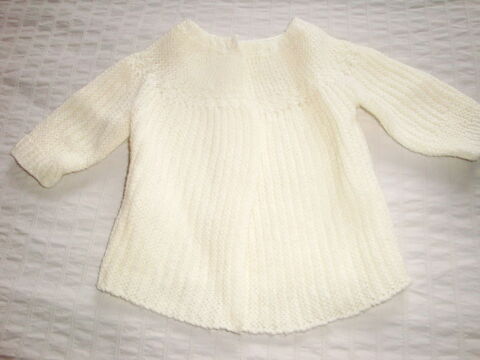 Brassi�re blanche et chaussons assorts  1er �ge 5 Nimes (30)