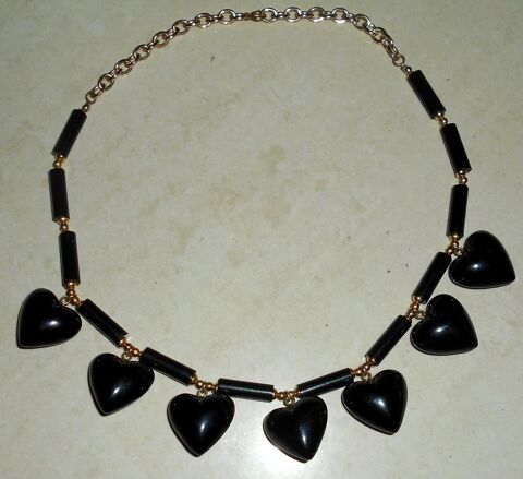 Collier Ras du Cou 7 Coeurs noir  25 Antibes (06)