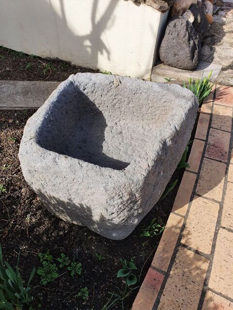 PIERRE VOLCANIQUE- BAC - AUGE - ANCIEN-ESTH�TIQUE CERTAIN 120 Clermont-Ferrand (63)