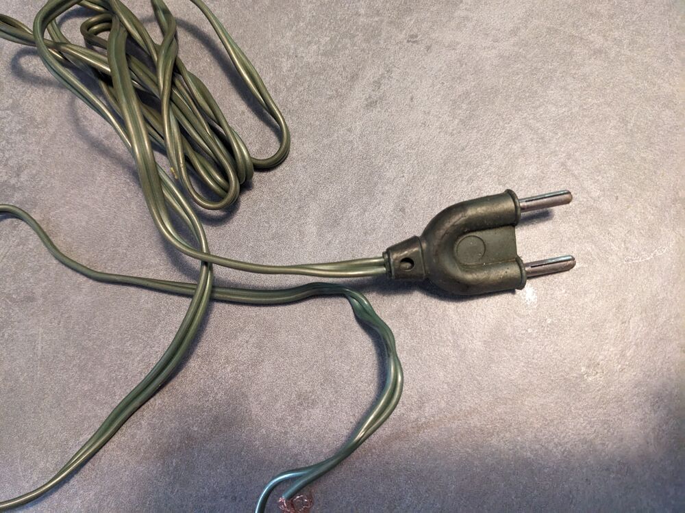 Prise + cable de lampe JUMO pris fer a cheval de la marque J Bricolage