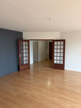  Appartement à louer 4 pièces 122 m²