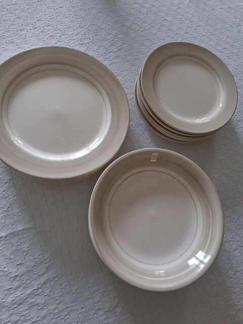 Lot 18 assiettes Tourlaville (50)