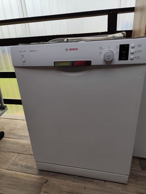 Lave vaisselle integrable 260 Tavernes (83)