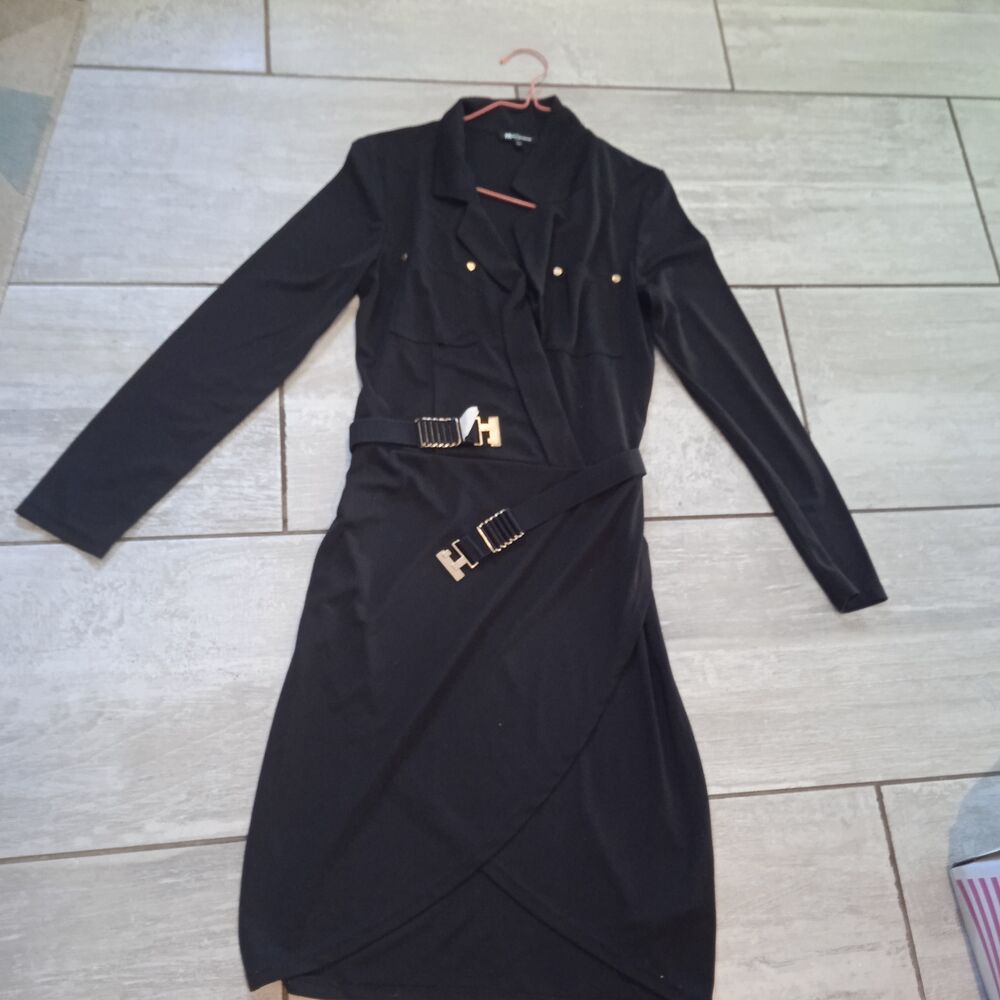 Robe noire manches longue ceinture dor&eacute;e &agrave; la taille 2 poche Vêtements