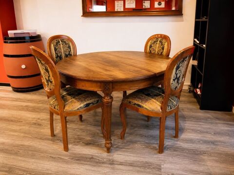 Table ancienne en bois massif , modèle rare style Louis XVI Bordeaux (33)