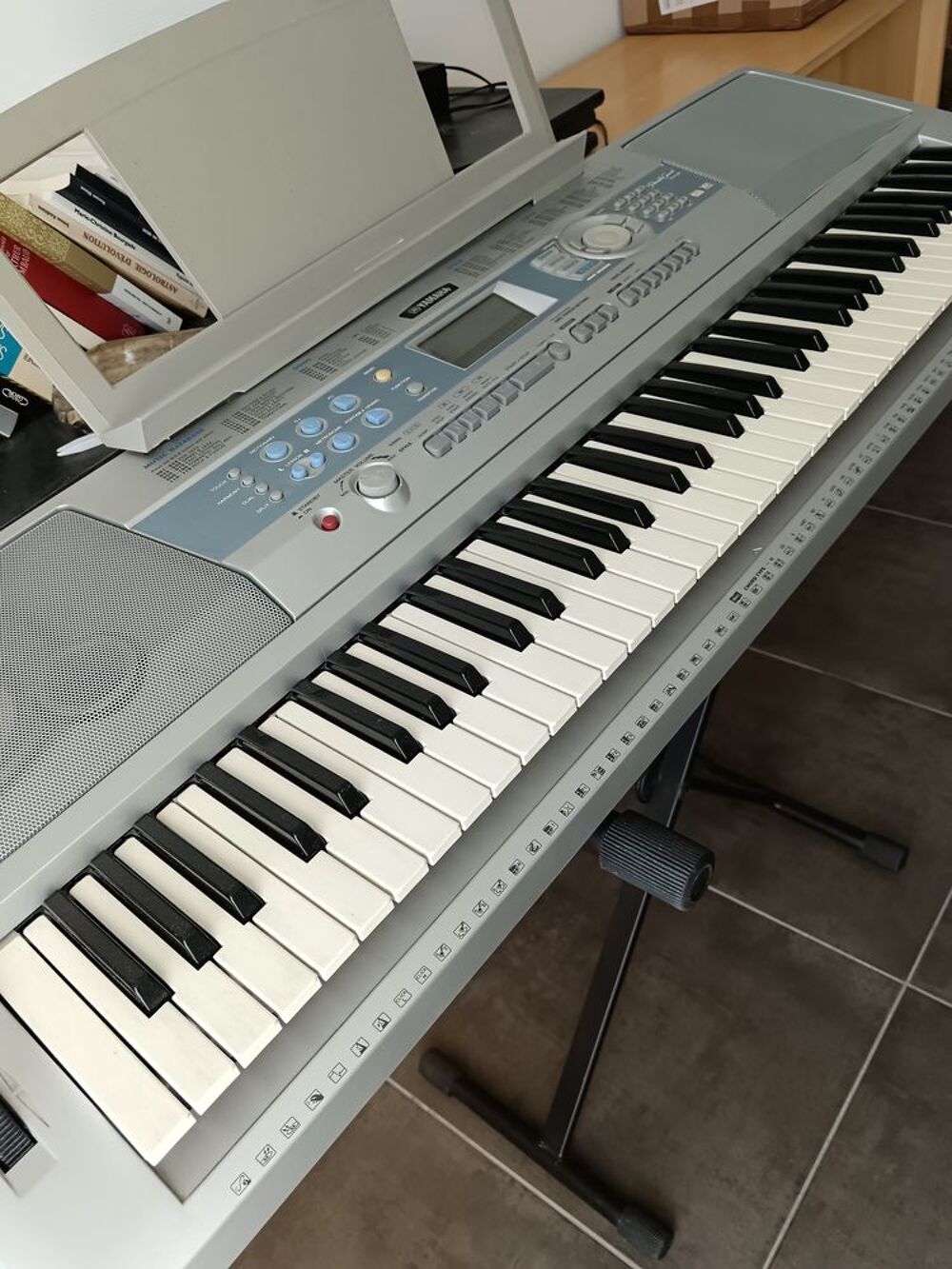 Clavier Yamaha DGX200 Portable grand Audio et hifi