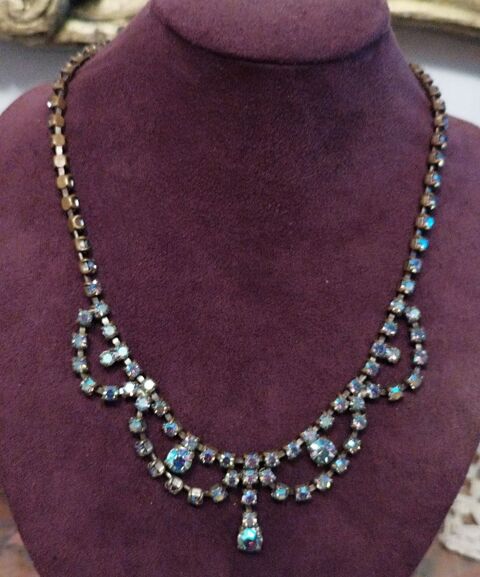 SUPERBE-COLLIER/VINTAGE/M�TAL dor�/STRASS IRISES/AURORES BOR 19 �cuisses (71)