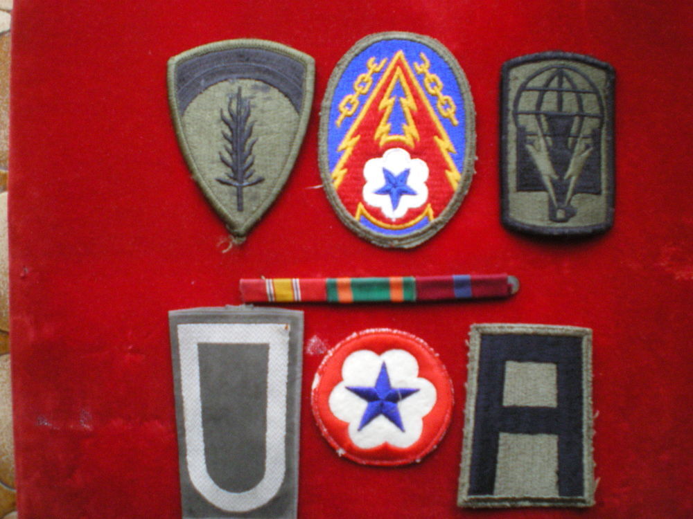Insignes US et divers. 