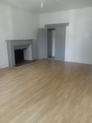  Maison à louer 4 pièces 95 m² Javerlhac-et-la-chapelle-saint-robert