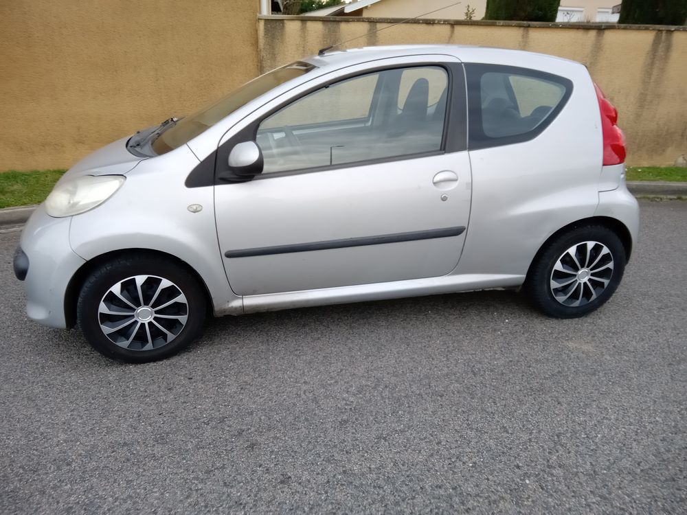 107 1.0e 12V 68ch 2-Tronic Trendy 2005 occasion 38200 Vienne