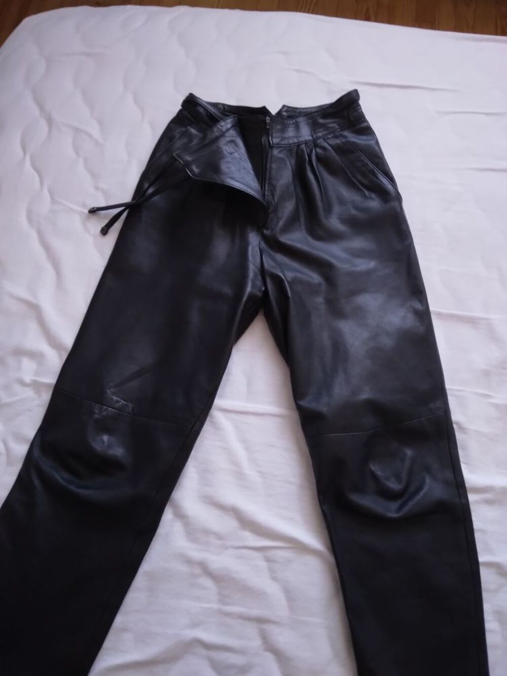 Pantalon en cuir noir Vtements