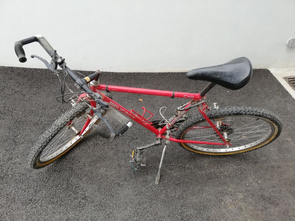 V&eacute;lo VTT plus 2 pneux v&eacute;lo 26x2. Vélos
