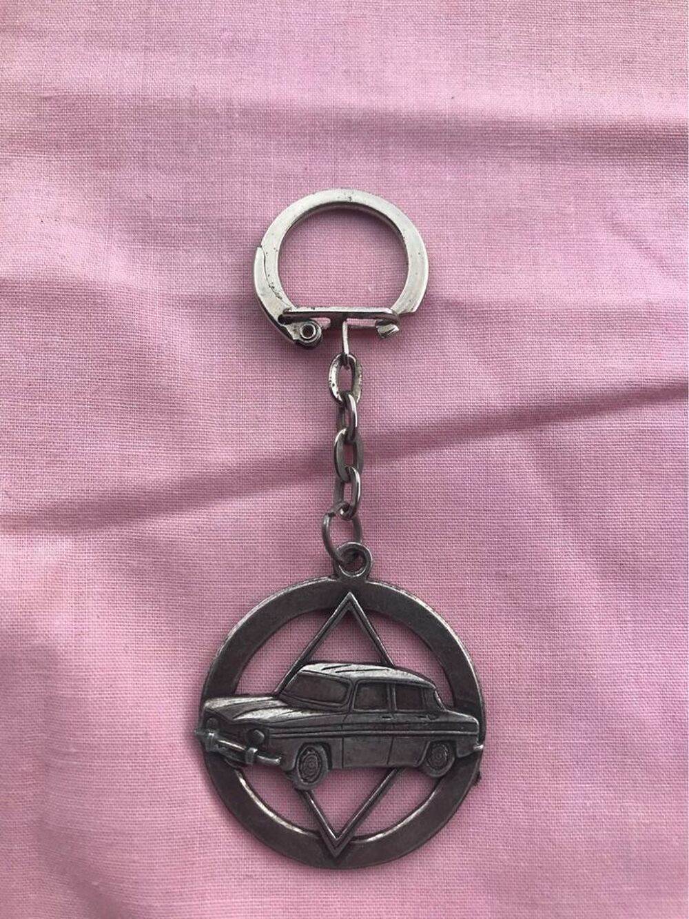 Rare porte cl&eacute; R8 
