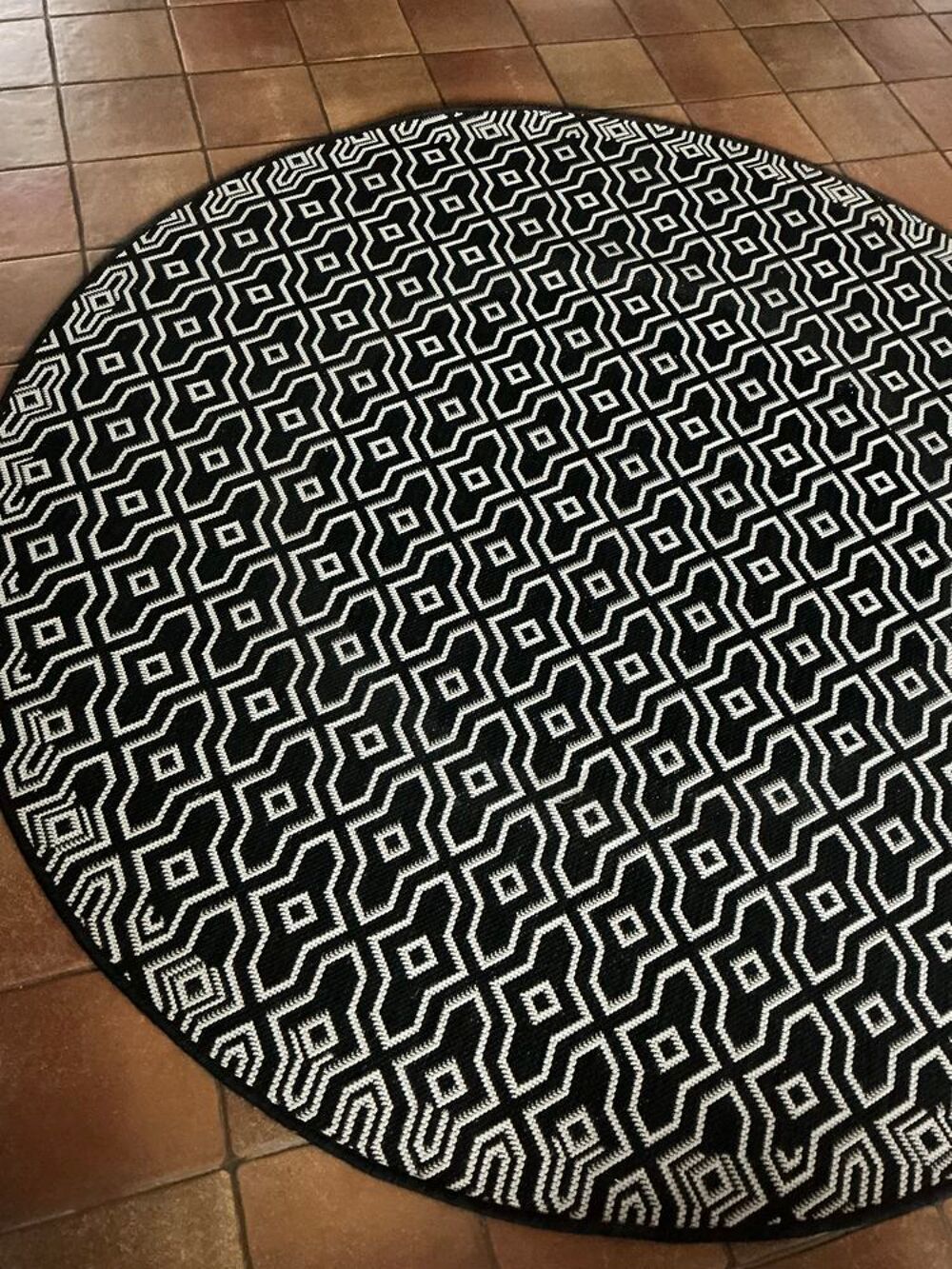 Superbe tapis rond 1 m 60 de diam&egrave;tre ,intact Décoration